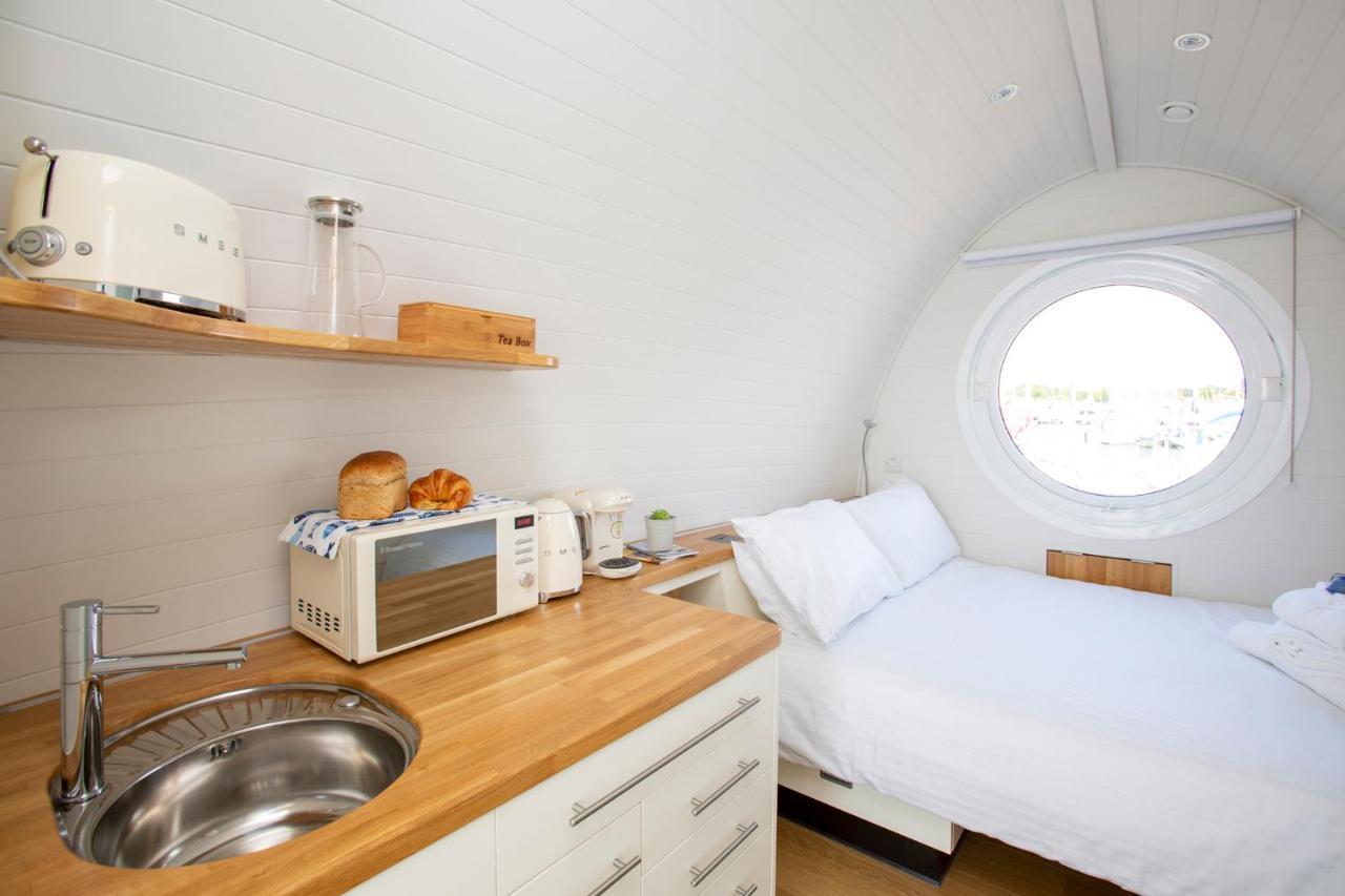 Hotel Sea Breeze Ark 900 Boat Emsworth Exterior foto