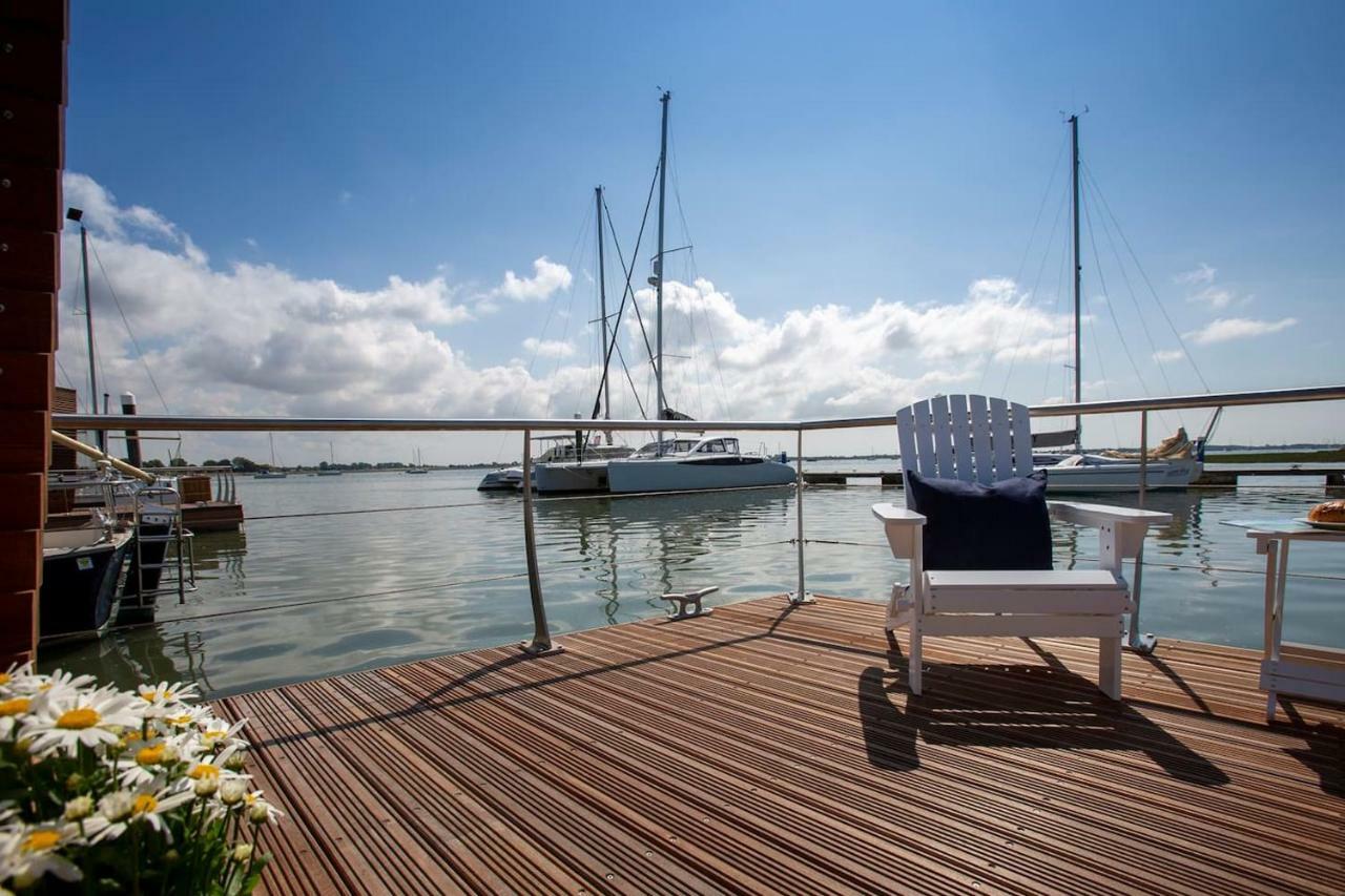 Hotel Sea Breeze Ark 900 Boat Emsworth Exterior foto