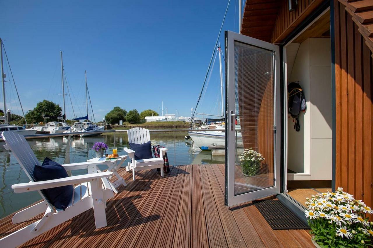 Hotel Sea Breeze Ark 900 Boat Emsworth Exterior foto