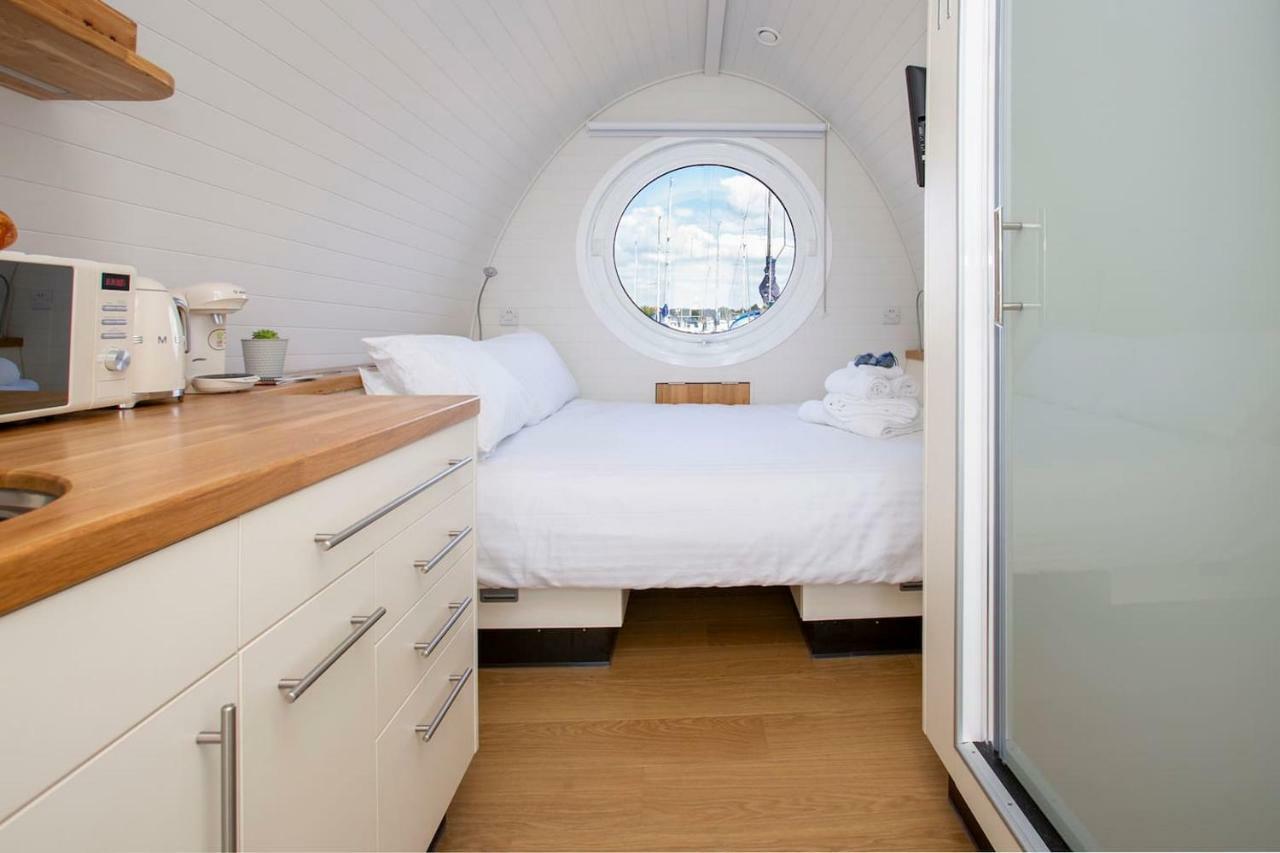 Hotel Sea Breeze Ark 900 Boat Emsworth Exterior foto