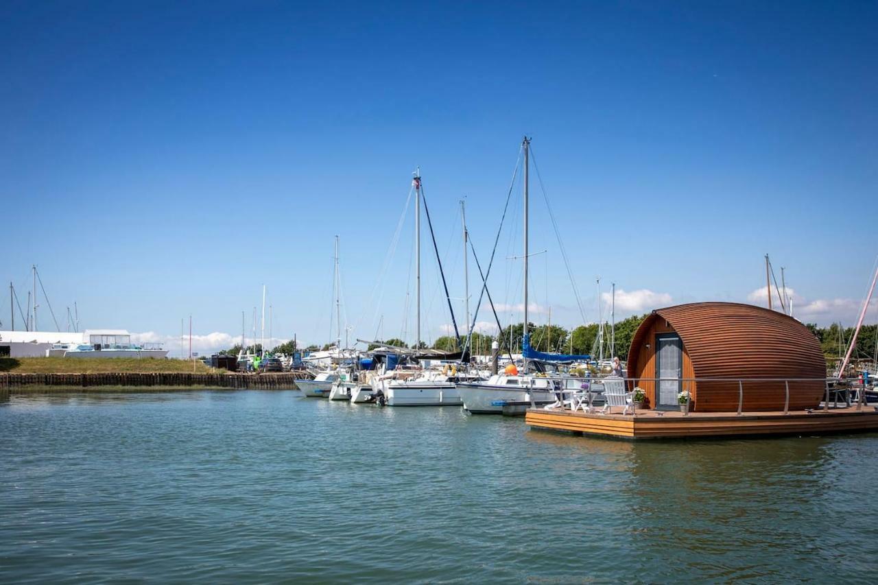Hotel Sea Breeze Ark 900 Boat Emsworth Exterior foto